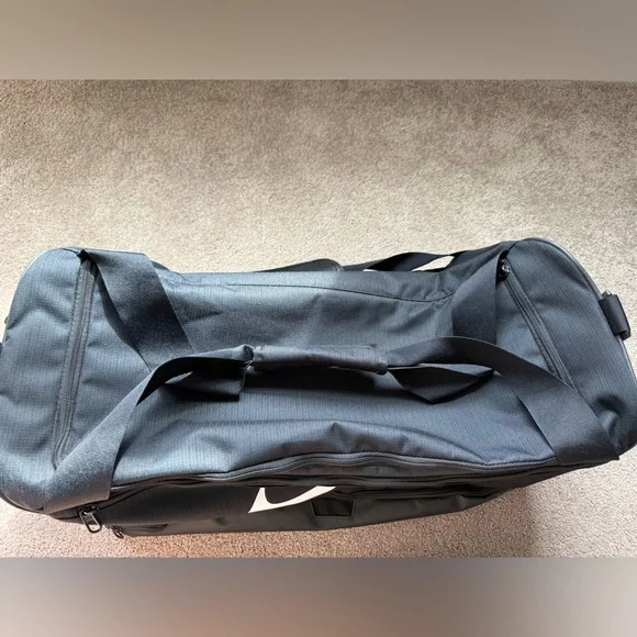 Nike | Black Duffle Bag | Large - Picture 10 of 11